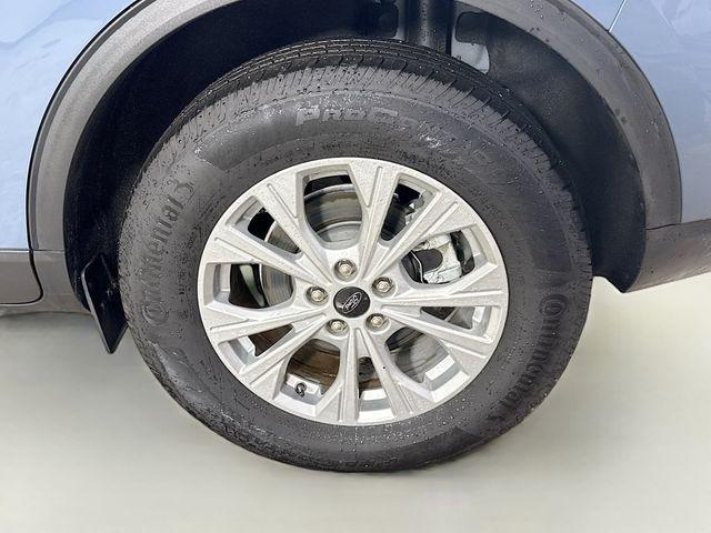 Photo of 2024 Vapor Blue Ford Escape