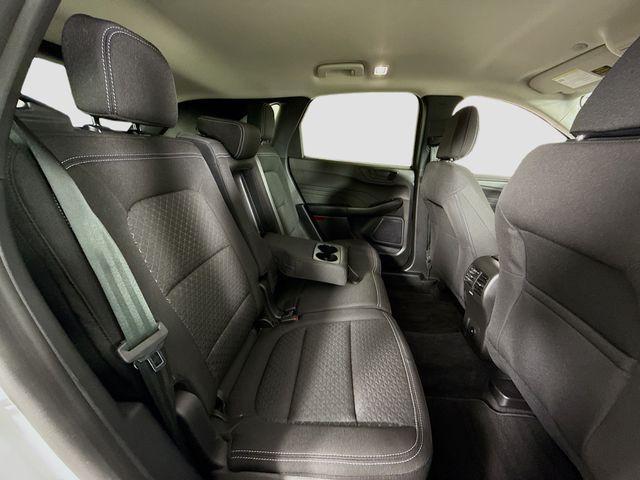 Photo of 2024 Oxford White Ford Escape