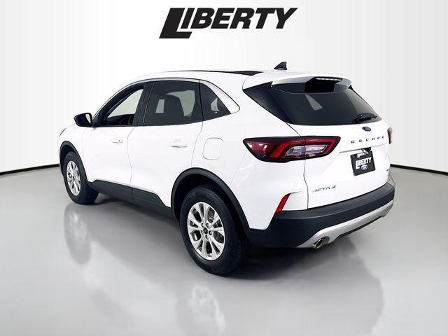 Photo of 2024 Oxford White Ford Escape