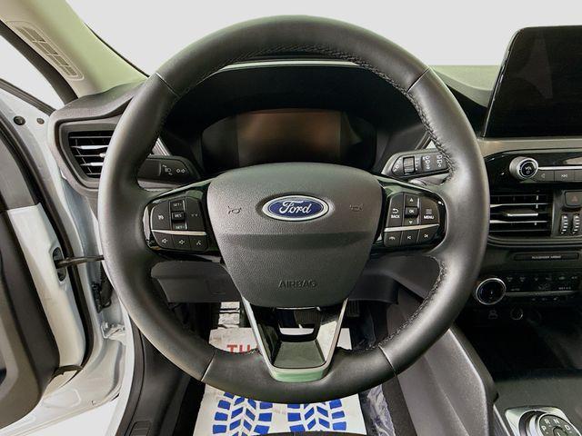 Photo of 2024 Oxford White Ford Escape