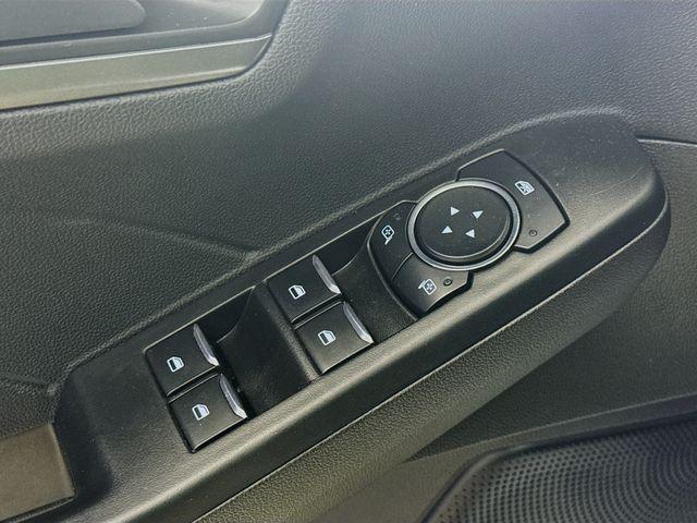 Photo of 2024 Oxford White Ford Escape