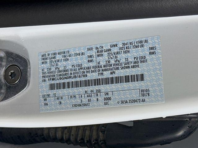 Photo of 2024 Oxford White Ford Escape