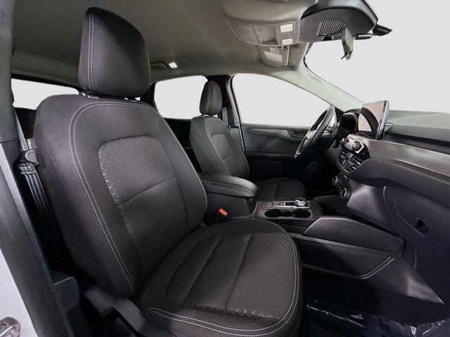 Photo of 2024 Oxford White Ford Escape