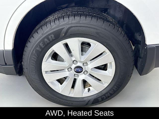 Photo of 2019 Crystal White Pearl Subaru Outback