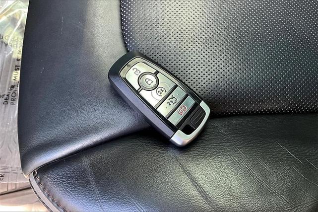 Photo of 2019 Agate Black Metallic Ford F-350