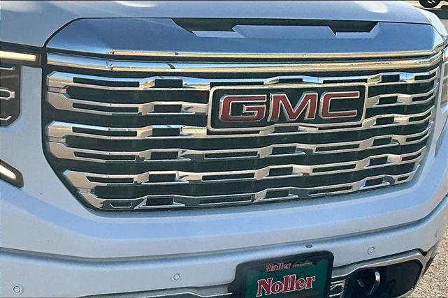 Photo of 2022 Summit White GMC Sierra 1500