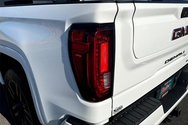 Photo of 2022 Summit White GMC Sierra 1500