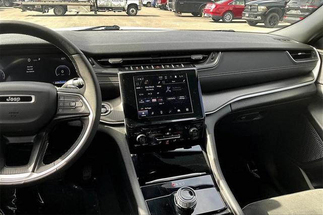 Photo of 2024 Bright White Clearcoat Jeep Grand Cherokee L