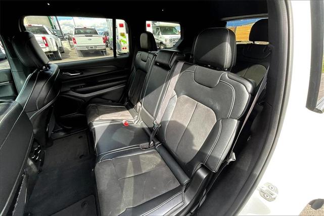 Photo of 2024 Bright White Clearcoat Jeep Grand Cherokee L