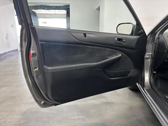 Photo of 2004 Magnesium Metallic Honda Civic