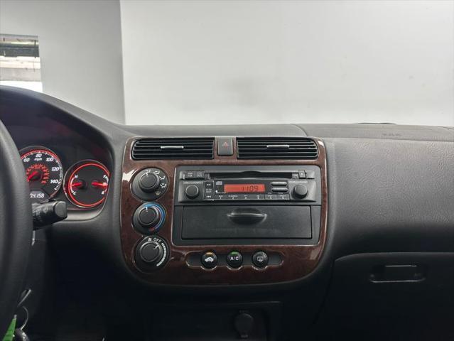 Photo of 2004 Magnesium Metallic Honda Civic