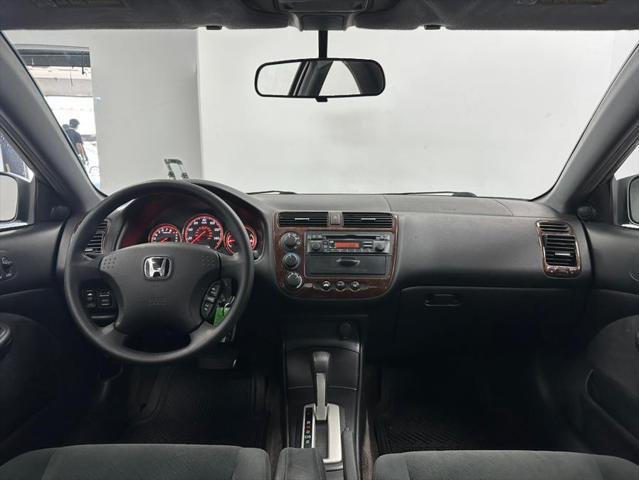 Photo of 2004 Magnesium Metallic Honda Civic