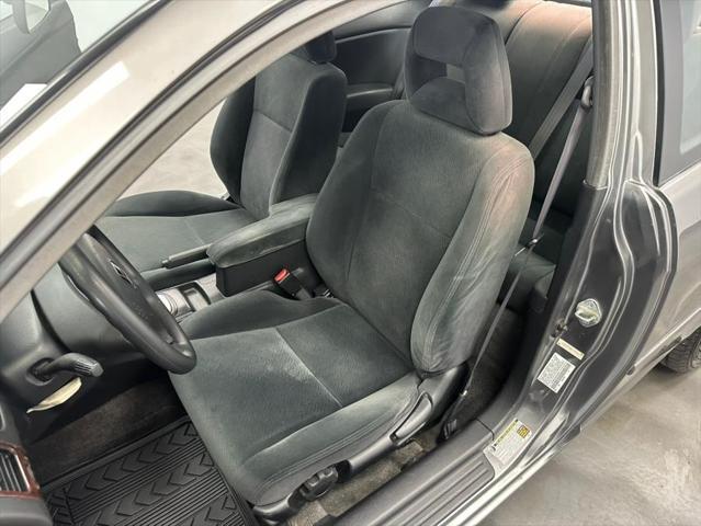 Photo of 2004 Magnesium Metallic Honda Civic