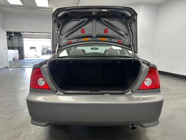 Photo of 2004 Magnesium Metallic Honda Civic