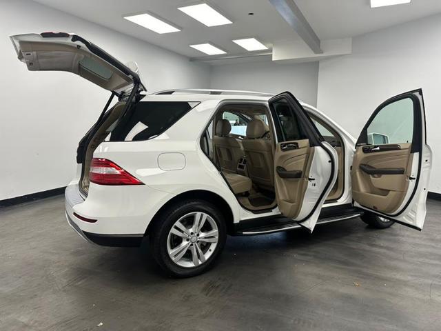 Photo of 2015 Polar White Mercedes-Benz M-Class