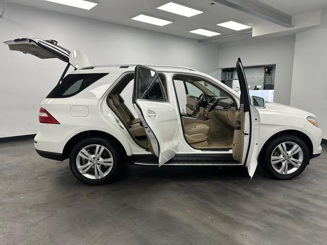 Photo of 2015 Polar White Mercedes-Benz M-Class