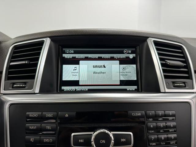 Photo of 2015 Polar White Mercedes-Benz M-Class