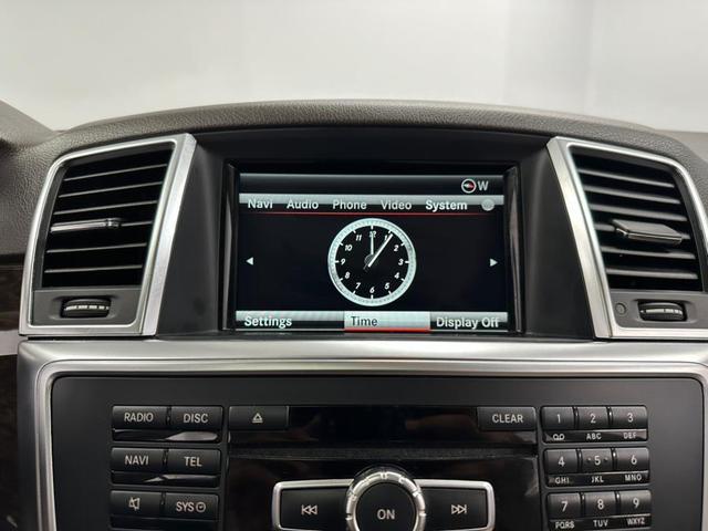 Photo of 2015 Polar White Mercedes-Benz M-Class
