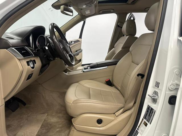 Photo of 2015 Polar White Mercedes-Benz M-Class