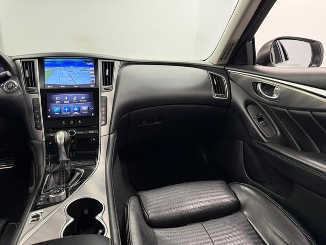 Photo of 2015 Moonlight White INFINITI Q50