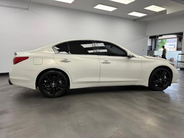 Photo of 2015 Moonlight White INFINITI Q50