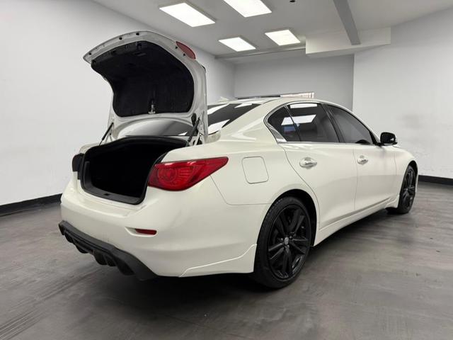 Photo of 2015 Moonlight White INFINITI Q50