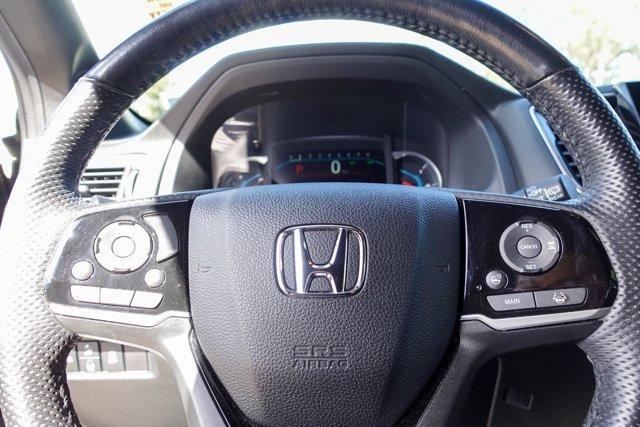 Photo of 2021 Gray Honda Passport