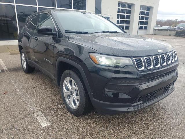 Photo of 2025 Diamond Black Jeep Compass