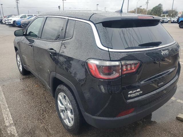 Photo of 2025 Diamond Black Jeep Compass