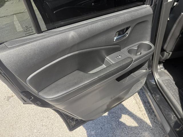 Photo of 2016 Crystal Black Pearl Honda Pilot