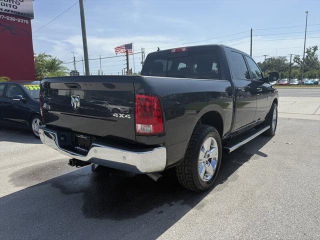 Photo of 2016 Granite Crystal Metallic Clearcoat RAM 1500
