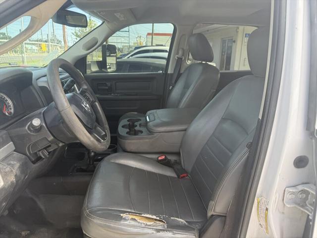 Photo of 2017 Bright White Clearcoat RAM 3500