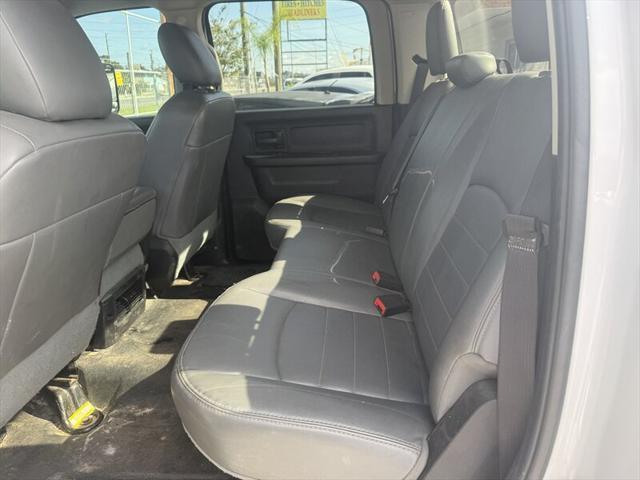 Photo of 2017 Bright White Clearcoat RAM 3500