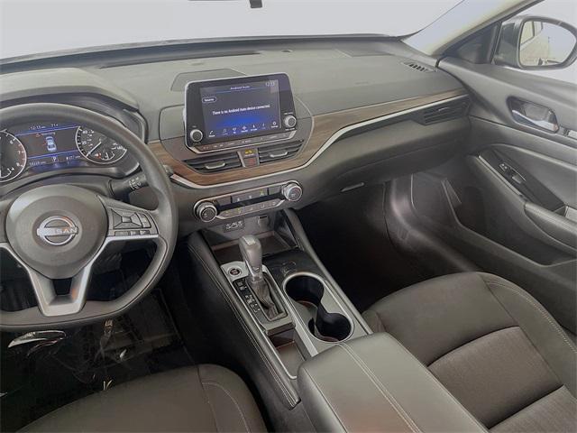 Photo of 2023 Super Black Nissan Altima