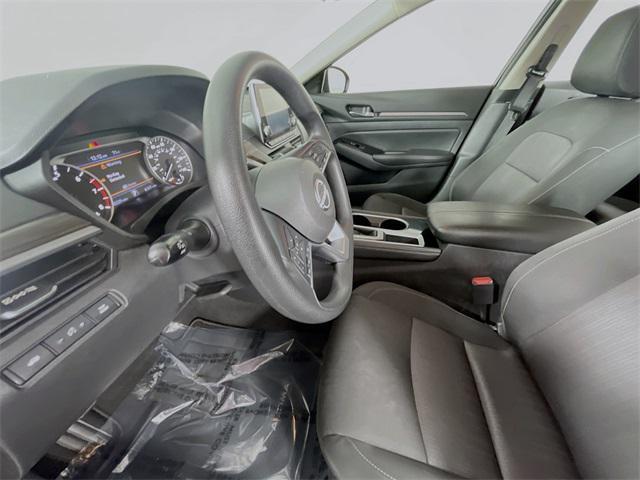 Photo of 2023 Super Black Nissan Altima