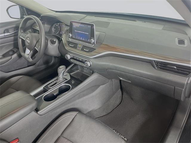 Photo of 2023 Super Black Nissan Altima