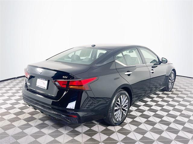 Photo of 2023 Super Black Nissan Altima