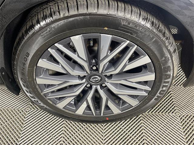 Photo of 2023 Super Black Nissan Altima