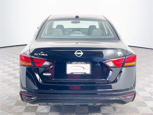 Photo of 2023 Super Black Nissan Altima