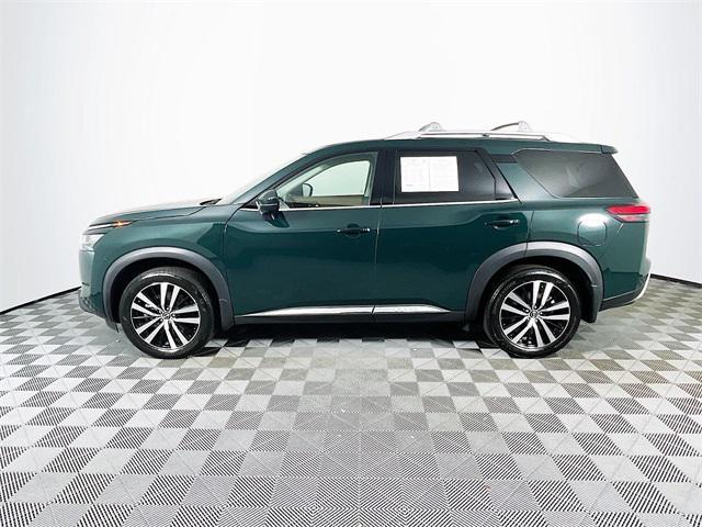 Photo of 2023 Obsidian Green Pearl Nissan Pathfinder