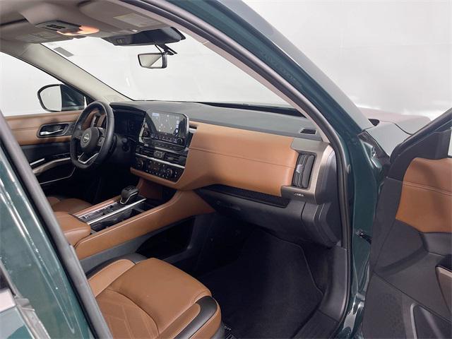 Photo of 2023 Obsidian Green Pearl Nissan Pathfinder