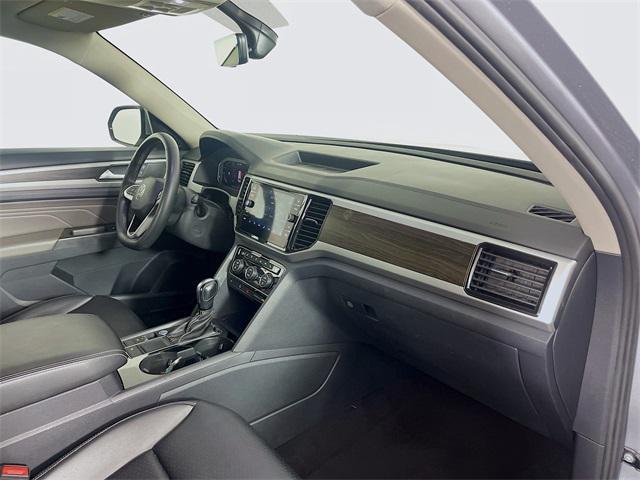 Photo of 2022 Pyrite Silver Metallic Volkswagen Atlas