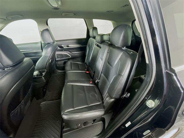 Photo of 2022 Ebony Black Kia Telluride