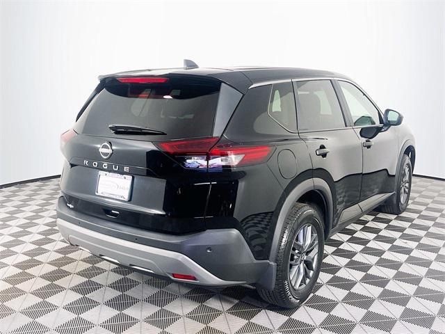 Photo of 2023 Super Black Nissan Rogue