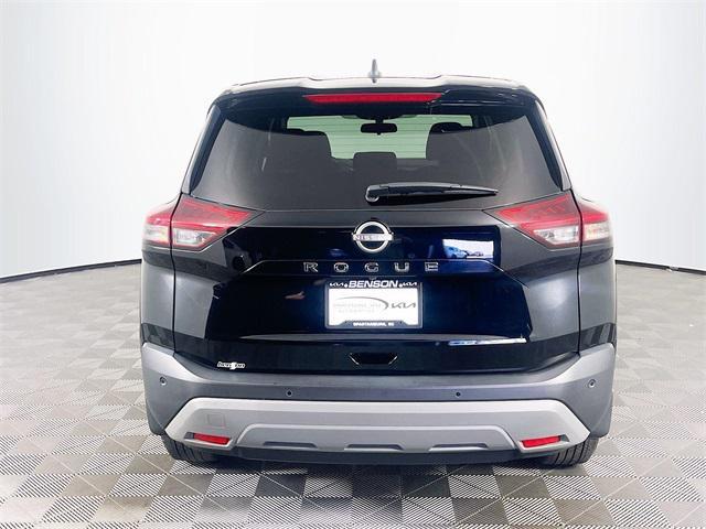 Photo of 2023 Super Black Nissan Rogue