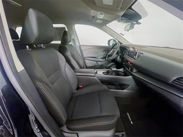 Photo of 2023 Super Black Nissan Rogue