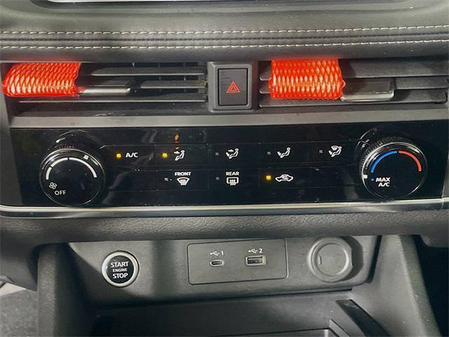 Photo of 2023 Super Black Nissan Rogue