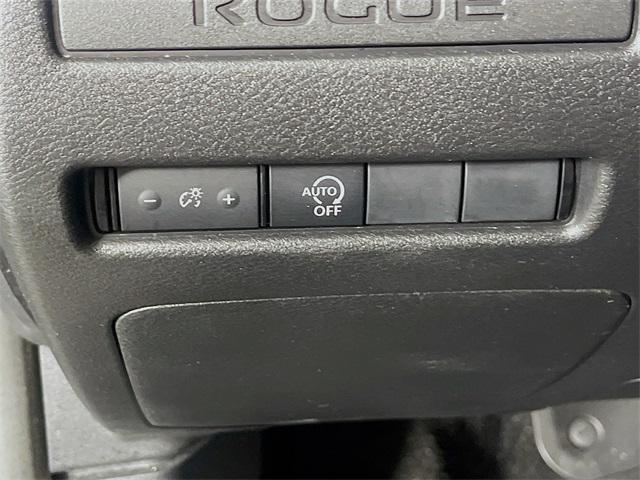 Photo of 2023 Super Black Nissan Rogue