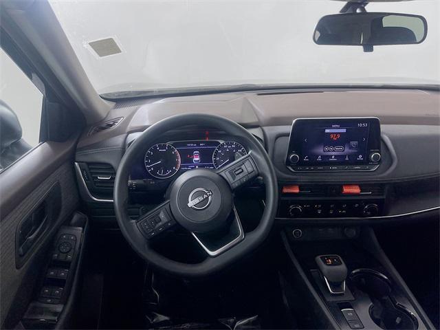 Photo of 2023 Super Black Nissan Rogue