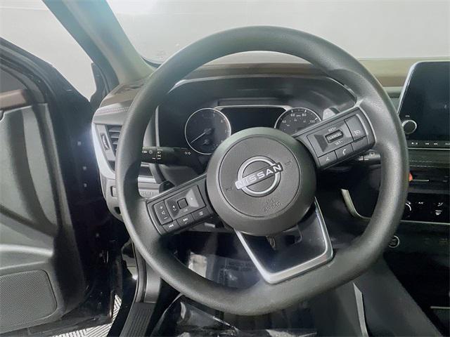 Photo of 2023 Super Black Nissan Rogue